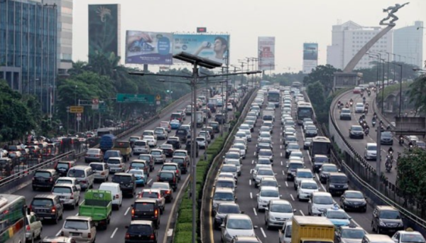 Info Kepadatan Lalu Lintas di Tol Arah Jakarta Senin Pagi