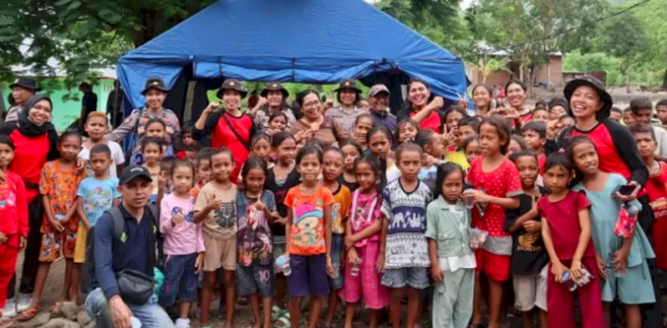 Siswa Pengungsi Erupsi Lewotobi Mulai Sekolah di Posko Pengungsian