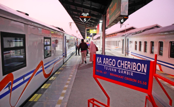 Jadwal Lengkap Kereta Api Argo Cheribon Hari Ini 13 November 2024, Relasi Cirebon-Jakarta