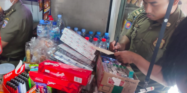 Satpol PP Kota Cimahi Sita Puluhan Ribu Batang Rokok Ilegal