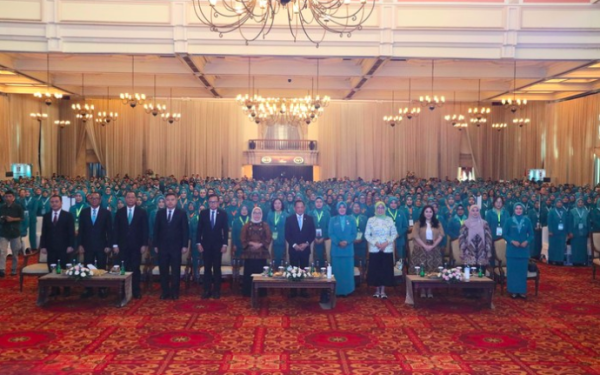 Lantik Ketum-Pengurus TP PKK, Mendagri Imbau Wujudkan Program Asta Cita