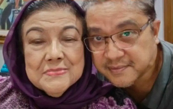 Rahayu Effendi Ibunda Dede Yusuf Meninggal Dunia