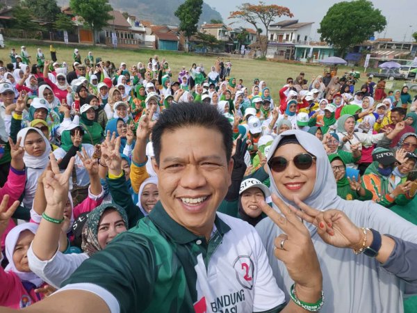 Semarak, Cabup Dadang Supriatna Bersama Masyarakat Nagreg Laksanakan Senam Bandung Lebih Bedas