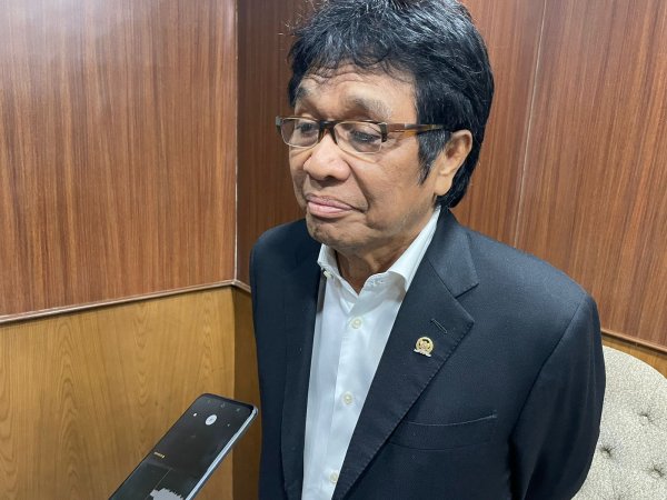 Ridwan Bae Sebut Perbaikan Rumah untuk Masyarakat Pantai Harus Jadi Fokus Utama