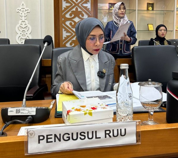 Melly Goeslaw Siap Perjuangkan RUU Hak Cipta Masuk Prolegnas