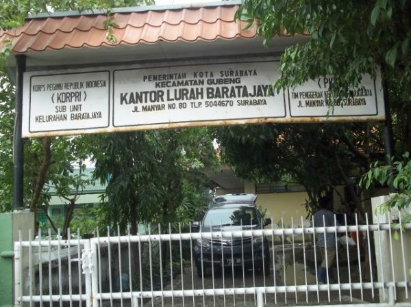 Viral ! Warga Surabaya Keluhkan Pelayanan di Kelurahan