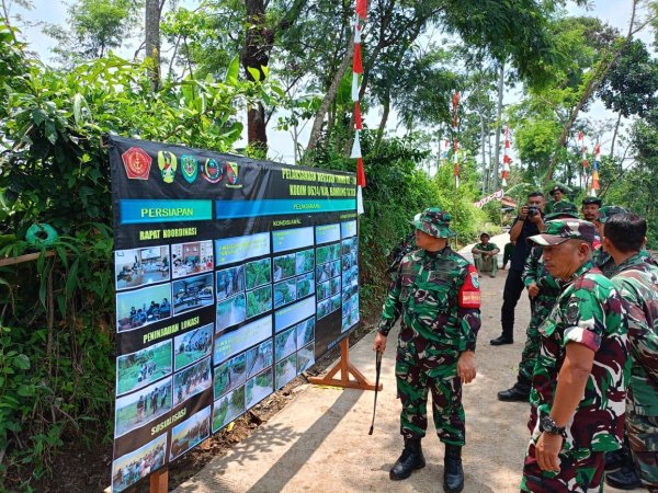 Pemkab Bandung bersama TNI dan Masyarakat Kolaborasi Bangun Peningkatan Infrastruktur Perdesaan