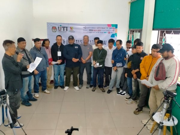 IJTI Korda Bandung Gelar FGD dan Deklarasi Pilkada Damai Anti Hoax: "Damai Itu Indah, Hoaks Itu Bencana"