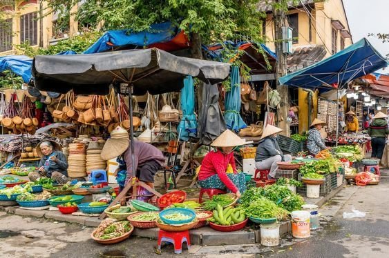 Kenaikan Harga Bahan Pokok Hari Ini: Daging Ayam dan Ikan Kembung Paling Terdampak