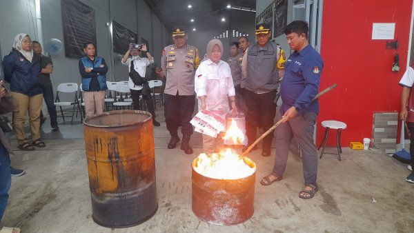 KPU Sukabumi Musnahkan Ribuan Lembar Surat Suara Lebih dan Rusak