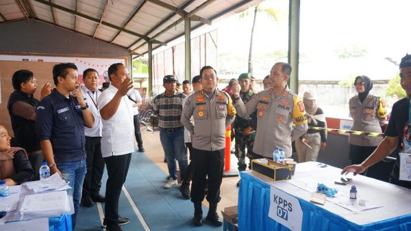 Kasatgas Ban Ops Polda Jabar Kunjungi TPS di Wilayah Baleendah
