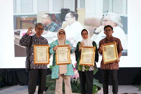 Kabupaten Bandung Raih Penghargaan Produktivitas Padi Tertinggi di Jawa Barat Tahun 2024