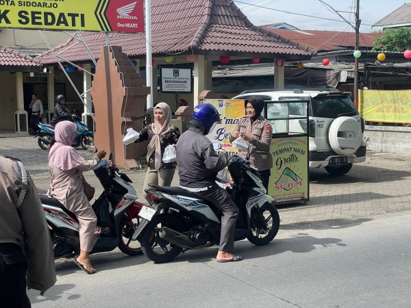 Wujudkan Kamtibmas Kondusif Pasca Pilkada, Polsek Sedati Lakukan Giat Jumat Berkah