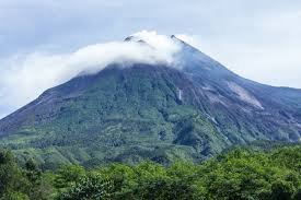 Pendakian Gunung Merapi Kembali Ditemukan Meski Resmi Ditutup