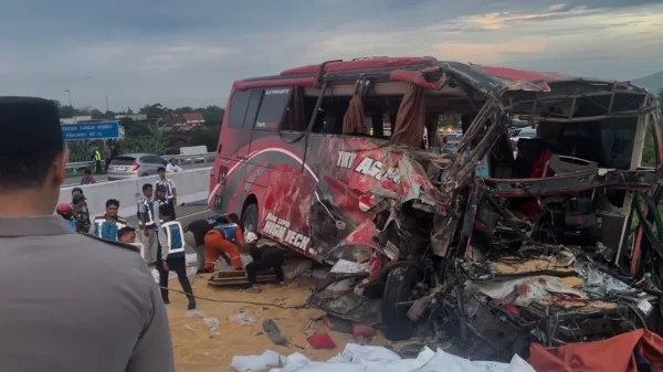 5 Fakta Tragis Laka Maut Bus SMP Bogor vs Truk di Tol Pandaan-Malang