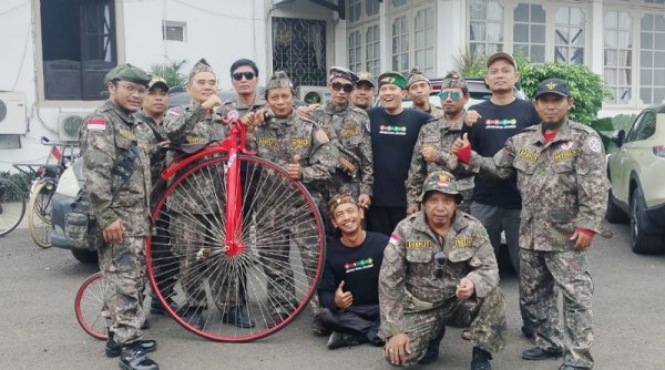 Jam'iyyah Onthel Kaplongan Hadiri HUT KORMI ke-13, Kota Cirebon