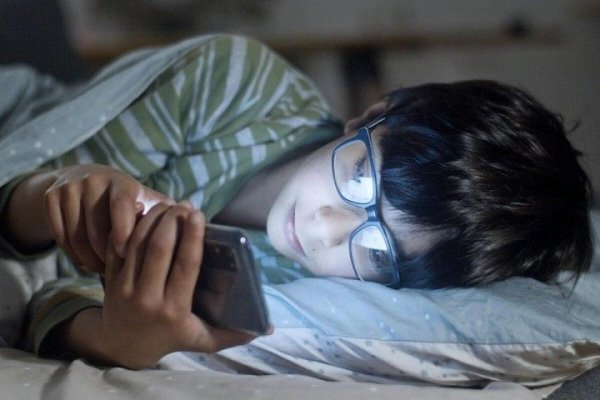 Tips Mengatur Waktu Layar Anak Selama Liburan Akhir Tahun