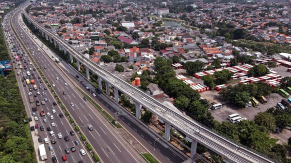 Titik-titik Kepadatan Lalin di Tol Arah Jakarta Senin Pagi