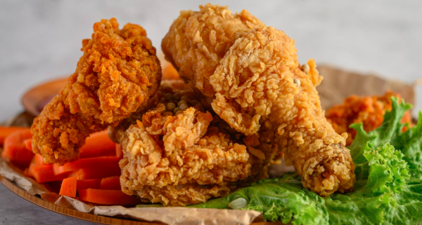 Mau Bikin Fried Chicken yang Kulitnya Renyah Garing? Pakai Tepung Ini