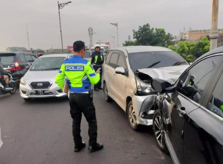 Insiden Laka Lantas di Fly Over Kircon Libatkan Empat Kendaraan