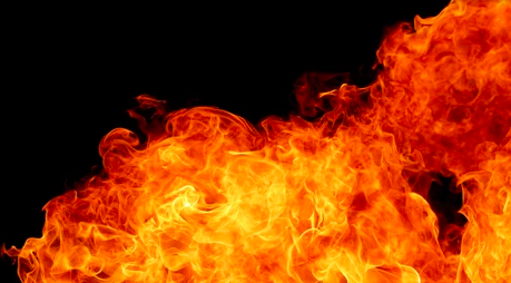 Pasar Induk Kramat Jati Dilalap Api, 350 Kios Buah Hangus Terbakar