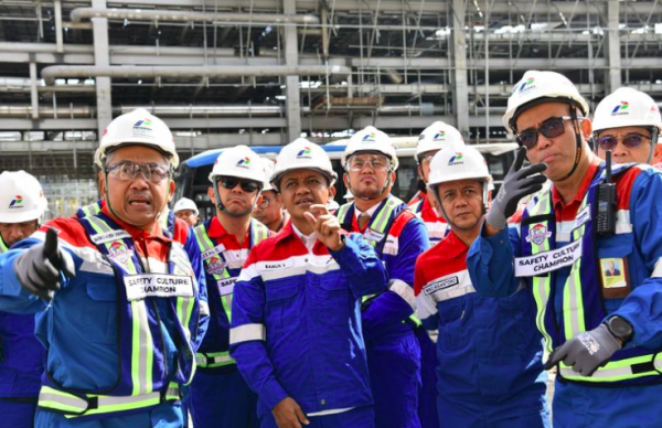 Bahlil Minta Proyek RDMP Balik Papan Dipercepat, Rampung Sebelum September 2025