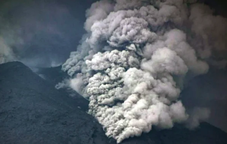 Gunung Lewotobi Terkini, Status Masih Awas Usai Meletus Pagi, Ini 6 Imbauan bagi Masyarakat Sekitar