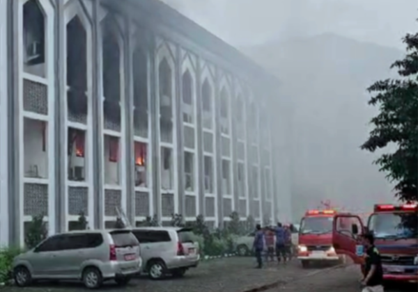 Fasilitas Administrasi Rusak Imbas Kebakaran di Gedung Rektorat UIN Jakarta