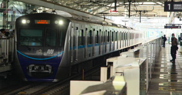 Aksi Massa Kian Memanas, MRT Hentikan Operasional di Istora Mandiri