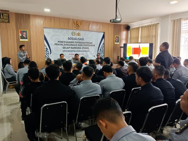 Sat Narkoba Polresta Bandung Gelar Sosialisasi P4GN di Lapas Narkotika Kelas IIA Bandung