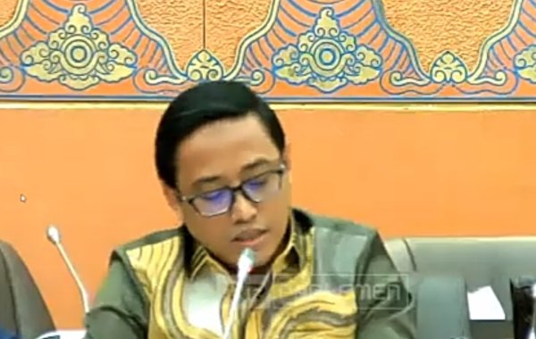 Ahmad Labib Soroti Penurunan Kinerja SIG