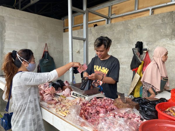 Pedagang dan Pembeli Merasa Nyaman Saat Transaksi Jual Beli di TPPS Cijagur