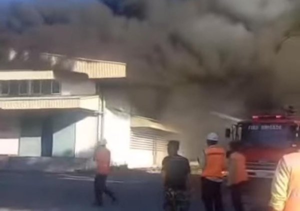 Kebakaran Gudang Kapas di Klapanunggal Bogor Diduga Akibat Korsleting
