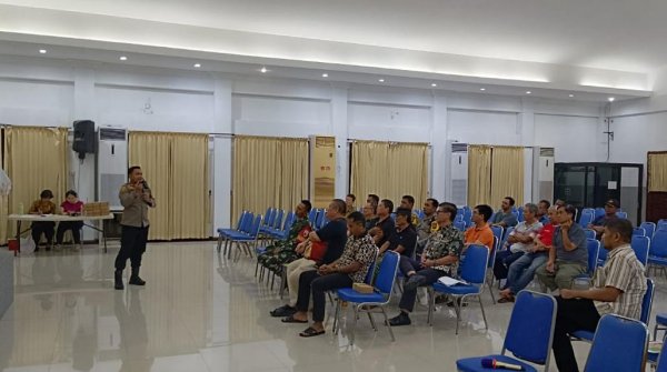 Kapolsek Gunung Anyar Hadiri Rapat Koordinasi Lintas Sektoral Dalam Pengamanan Perayaan Natal 2024
