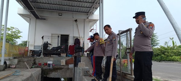 Antisipasi Bencana Hidrometeorologi, Polsek Gunung Anyar Surabaya Cek Rumah Pompa