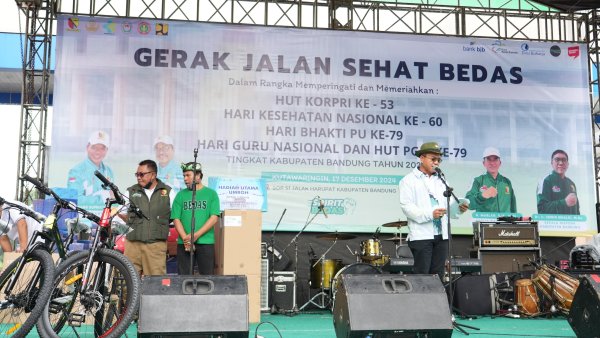 Kang DS: Gerak Jalan Sehat Bedas Simbol Kekompakan, Soliditas dan Kebersamaan