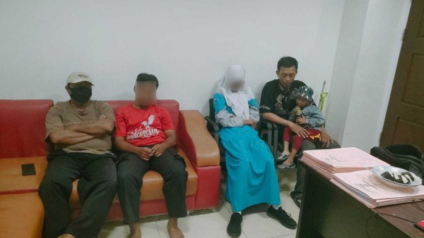 Dua Remaja Driyorejo Gresik Digerebek Warga, Diduga Berbuat Mesum dalam Musala