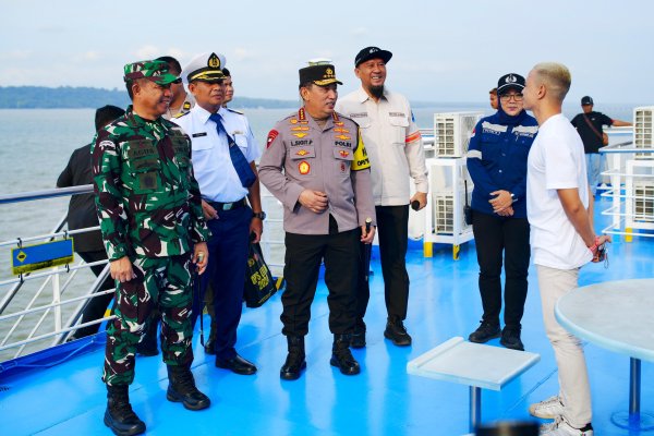 Kapolri Pastikan Pengamanan, Kelayakan Kapal, dan Mitigasi Bencana Libur Nataru