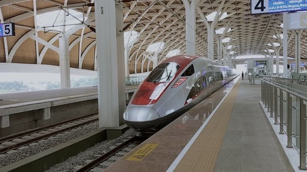 Stasiun Buka 24 Desember, ke Karawang Naik Kereta Cepat 15 Menit, Minat?