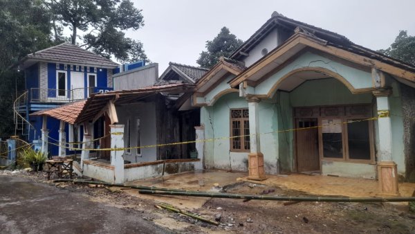 Puluhan Warga Neglasari Sukabumi Tinggalkan Rumah Akibat Pergerakan Tanah