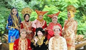 Keberagaman Pakaian Adat sebagai Identitas Budaya Indonesia