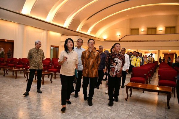 Sekda Jabar Dampingi Menlu dan Wakil Menteri PU kunjungan Ke Gedung Merdeka