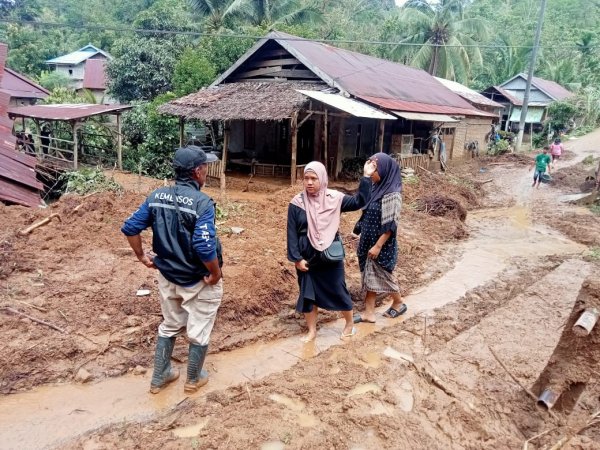Kemensos Kirim Bantuan logistik Untuk Korban Tanah Longsor di Mamuju, Sulawesi Barat