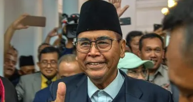 Sidang Perdana Panji Gumilang di PN Indramayu
