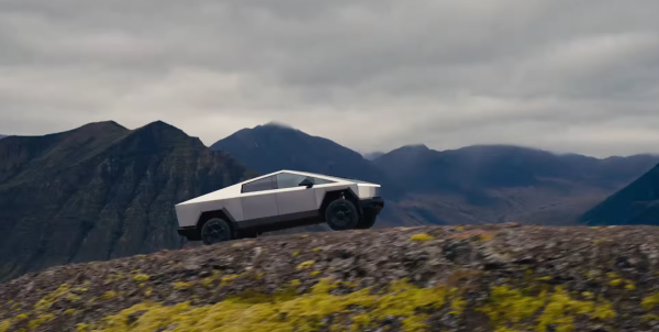 Kendaraan Tesla Cybertruck Meledak di Las Vegas, Satu Tewas dan Tujuh Terluka