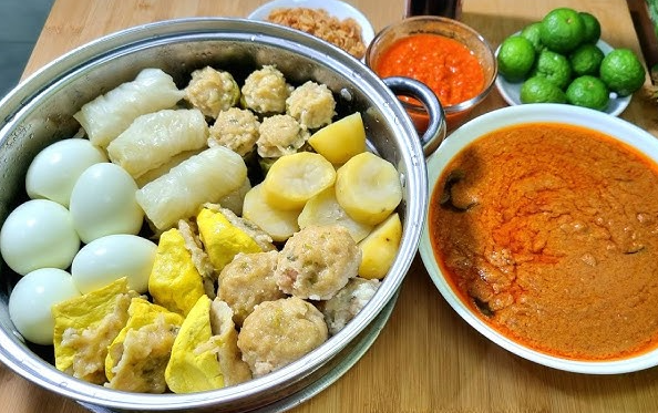 Empat Makanan Kaki Lima Terkenal di Asia, Termasuk Siomay dari Indonesia