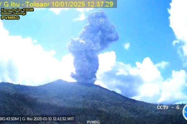 Gunung Ibu di Halmahera Barat Kembali Erupsi, Masyarakat Dihimbau Jauhi Radius 3 Km