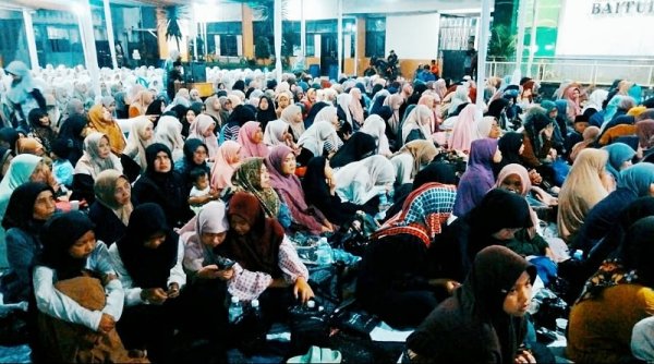 Pondok Pesantren Baitul Arqom Peringati Haul Ke-16 Alm. KH. Yusuf Salim Faqih