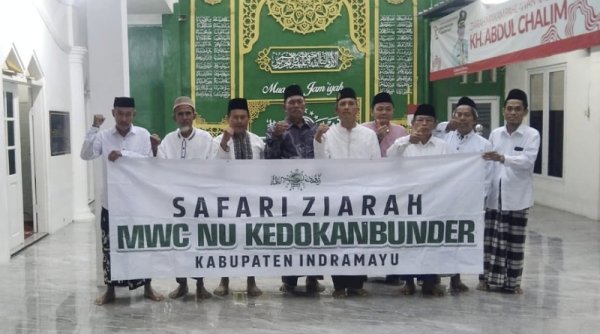 Safari Ziarah MWCNU Kedokanbunder ke Makbaroh Pahlawan Nasional KH. Abdul Chalim Majalengka