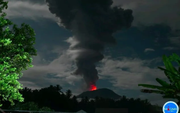Gunung Ibu Kembali Erupsi, Masyarakat Diminta Berhati-Hati